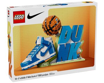 Nike Dunk x LEGO